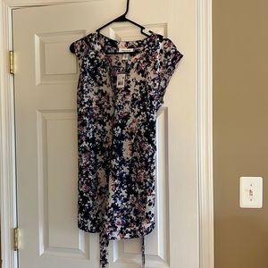 Floral Maternity Shirt, size medium NWT